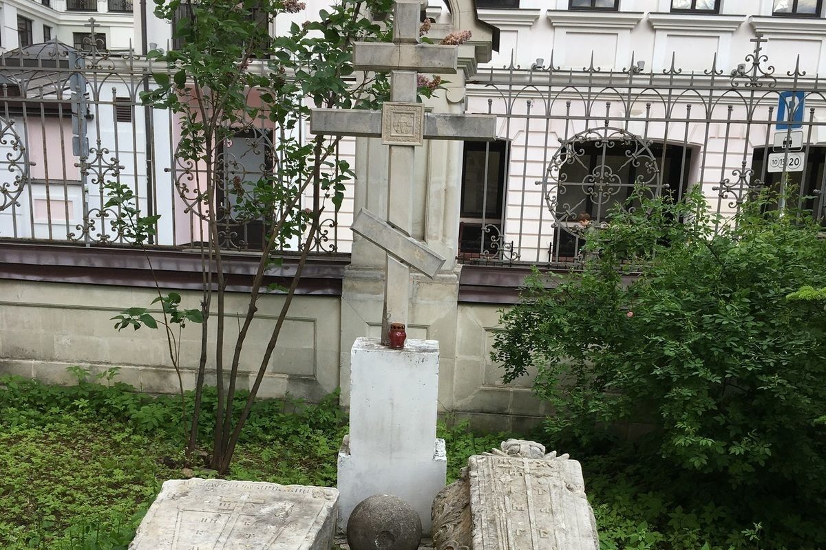 В центре Москвы обнаружена могила основателя Омска
